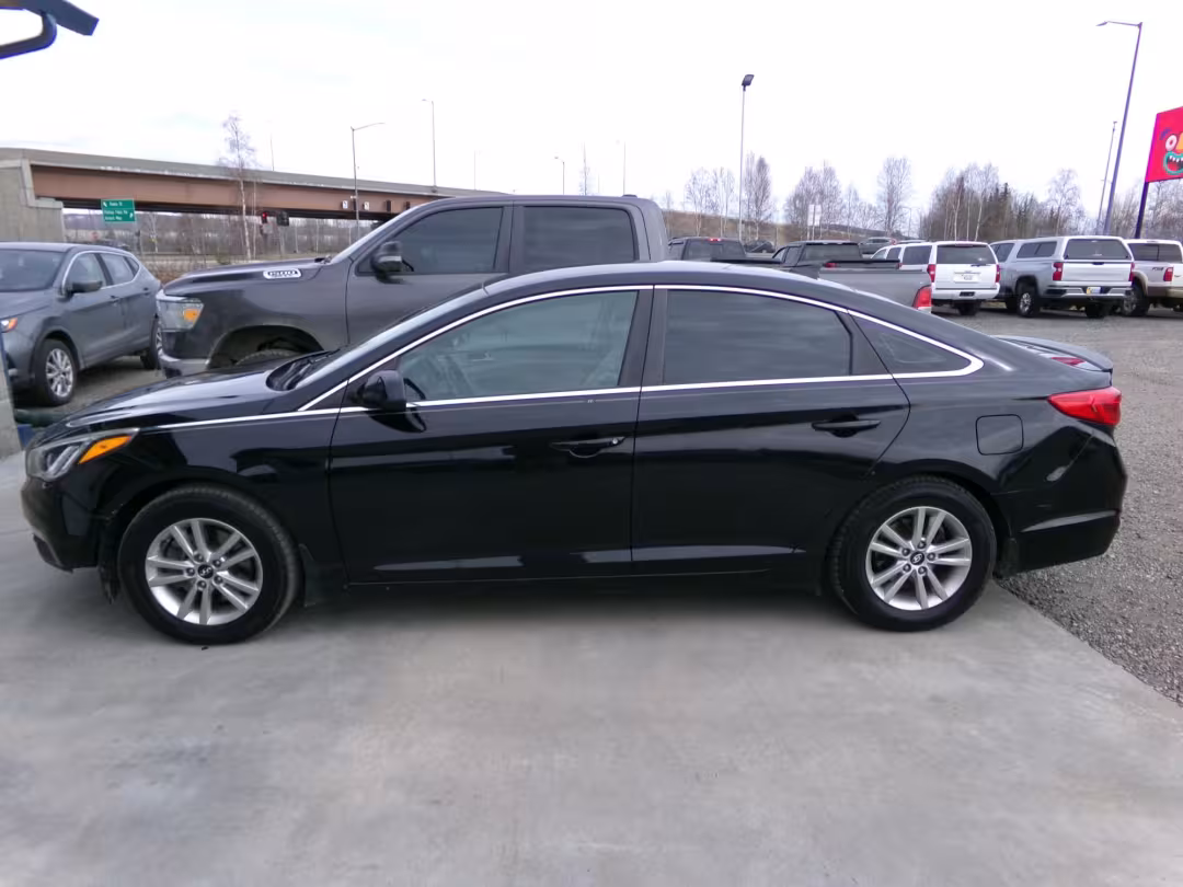 2015 Hyundai Sonata - 5NPE24AF7FH194239 - Image #7